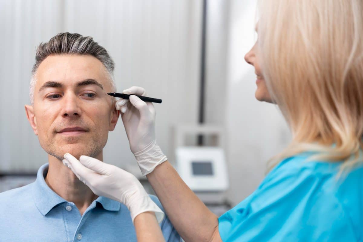 ניתוח פנים לגבר