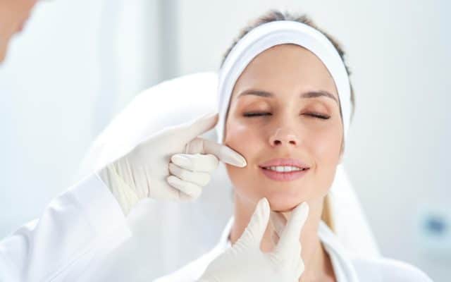 סנטר כפול זריקה