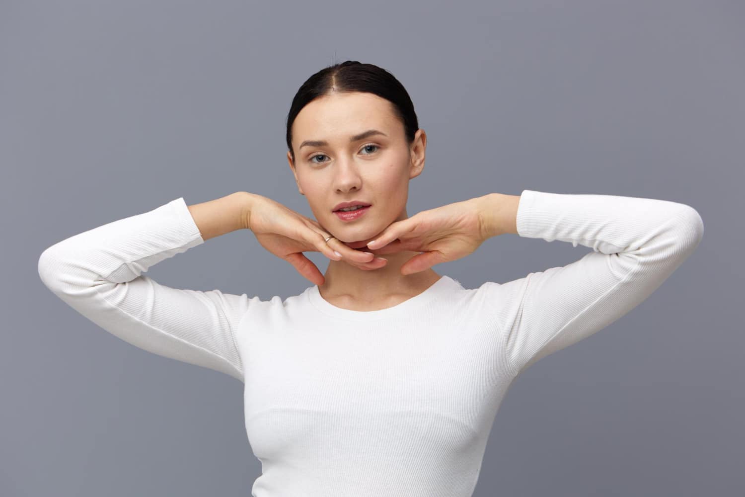 מתיחת פנים ע י חוטים